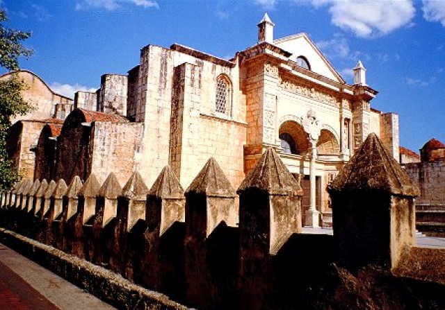 Дворец Эль Алкасар де Колон