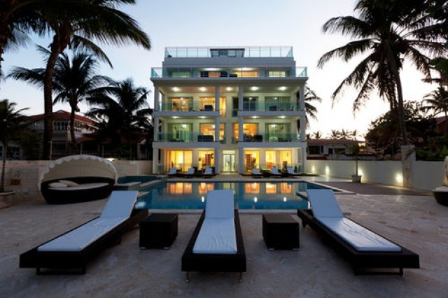 Отель Watermark Luxury Oceanfront Residences 5*
